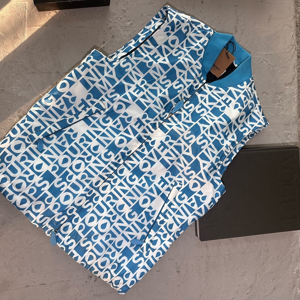 New Burberry Men’s  Best Slogan Print Nylon Size Small In Color blue